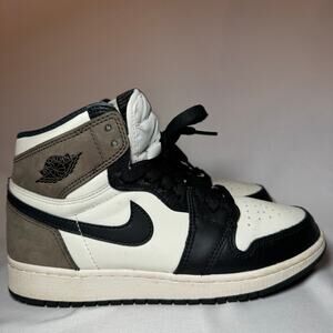 Size 6 - Nike Air Jordan 1 Retro High OG GS Dark Mocha Men's Shoes